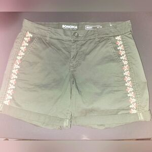 🦜🦜3/$25. Sonoma Women's Shorts Size 4 Hunter green with blush and tan trim